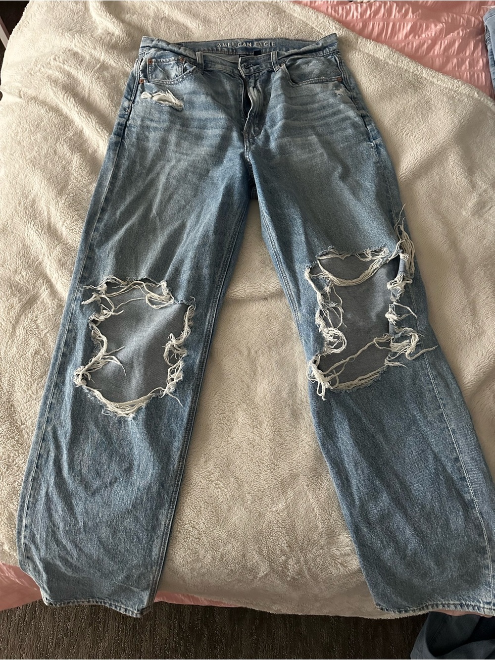 American Eagle Outfitters Light Blue Ripped Boyfriend Jeans